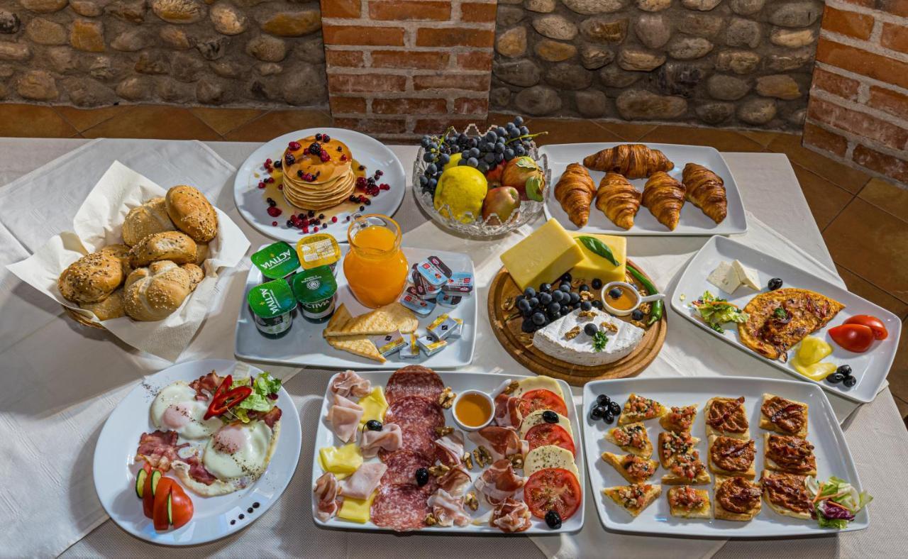 Stejarii Resort Ineu  Εξωτερικό φωτογραφία