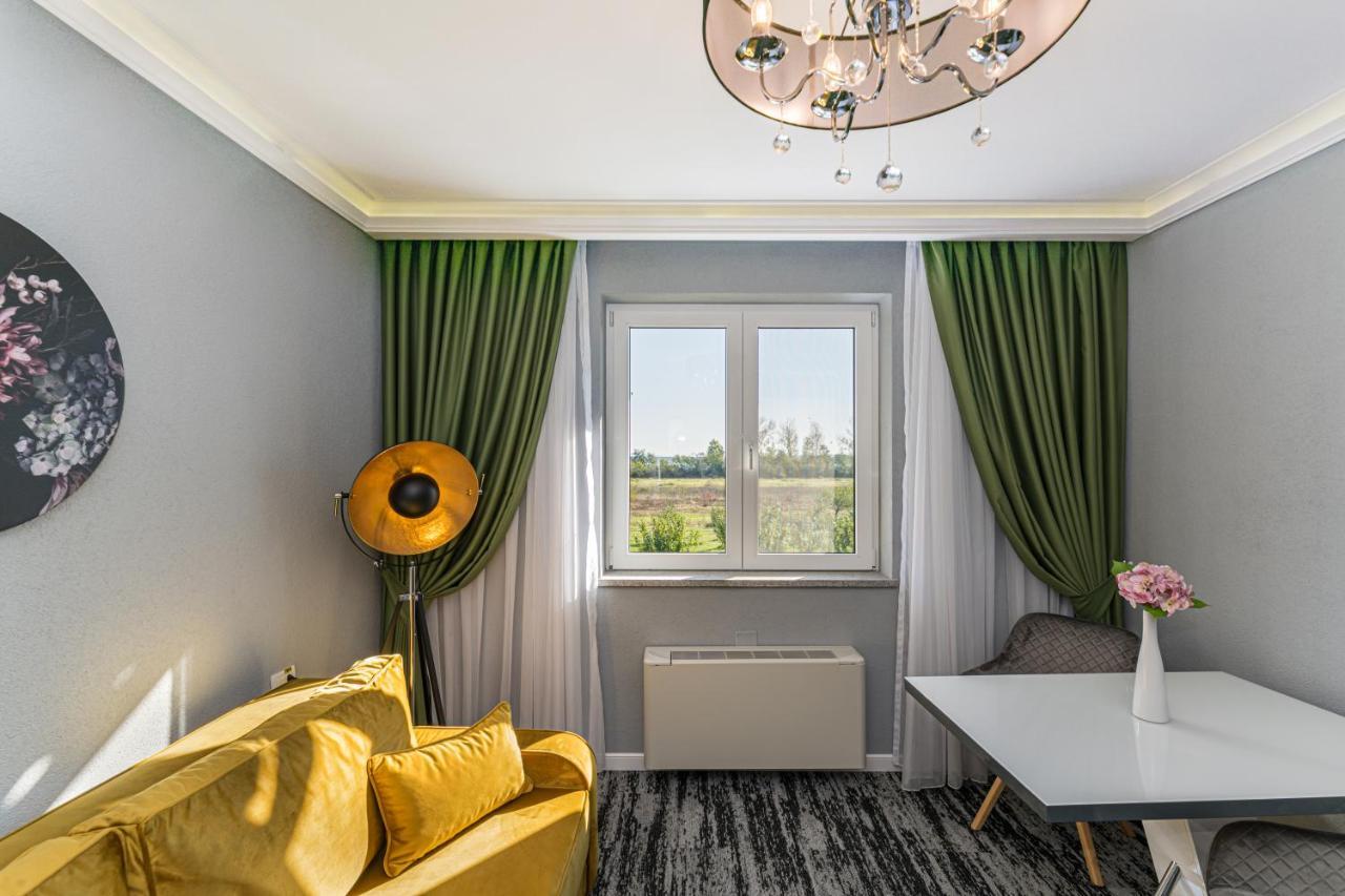 Stejarii Resort Ineu  Εξωτερικό φωτογραφία