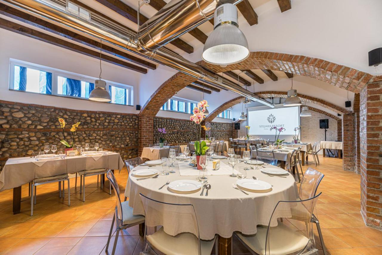 Stejarii Resort Ineu  Εξωτερικό φωτογραφία