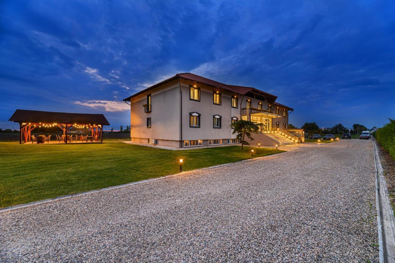 Stejarii Resort Ineu  Εξωτερικό φωτογραφία