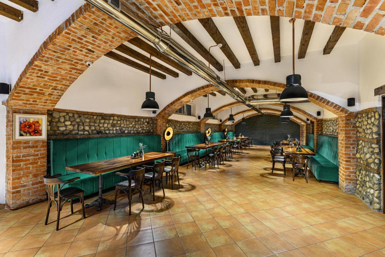 Stejarii Resort Ineu  Εξωτερικό φωτογραφία
